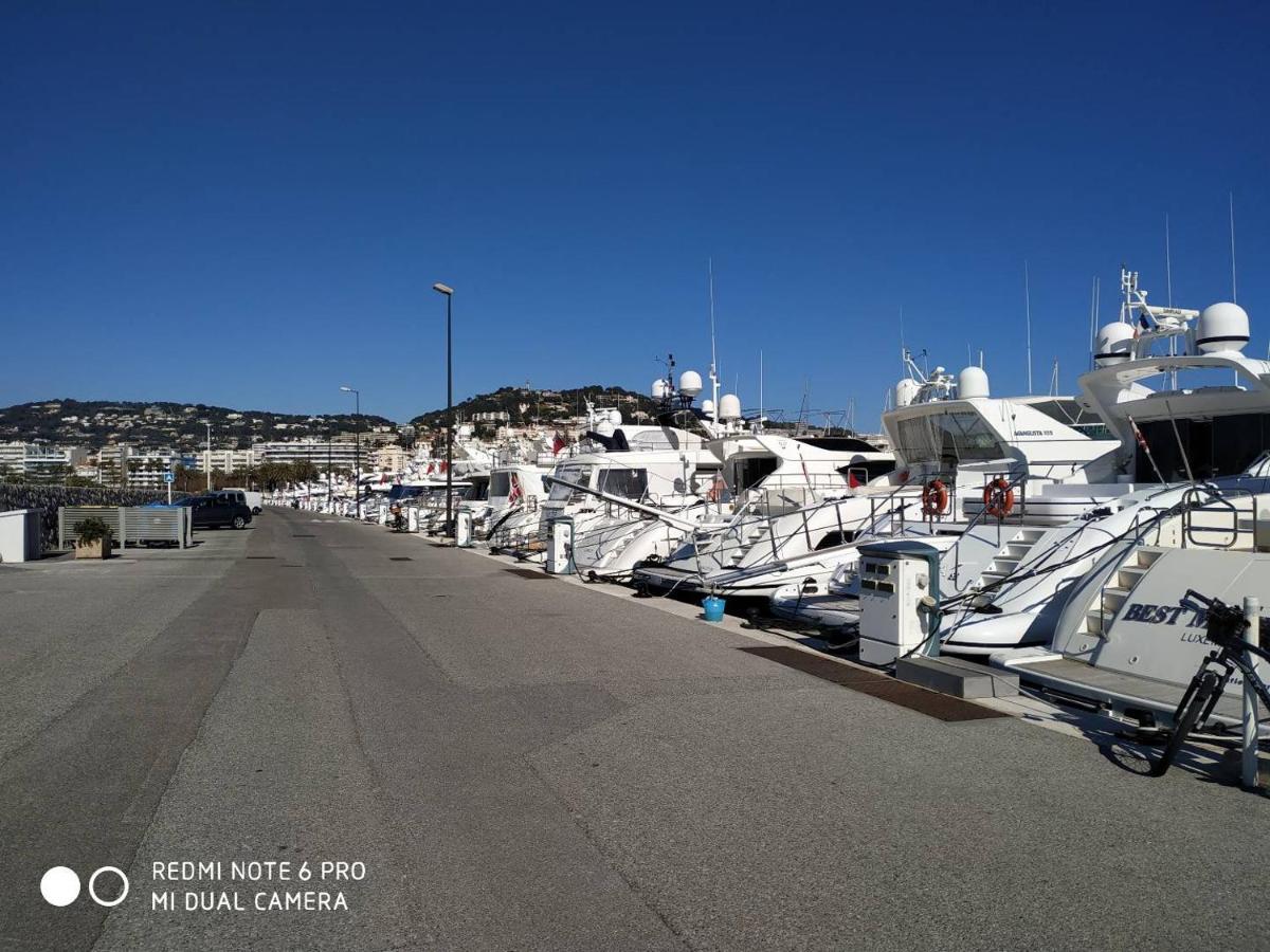 Ferretti 36 ' Bateau A Quai Vieux-Port Cannes Festival La Croisette Exterior photo